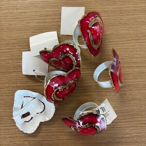 Set of 6 heart shaped napkin rings